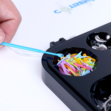 Applicateur microbrush avec embout adhésif