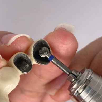 Fraise Boule en Carbure de Tungstène , grain standard- Diamètre 1,6 mm, Longueur 1,4 mm