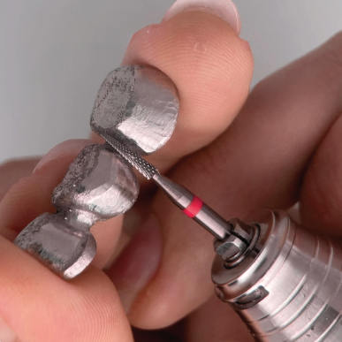 fraise en carbure de tungstène, cross cut fine L:8mm et diam: 1,6